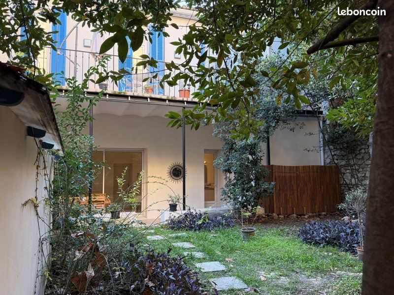 Appartement à louer, 100m², Nîmes