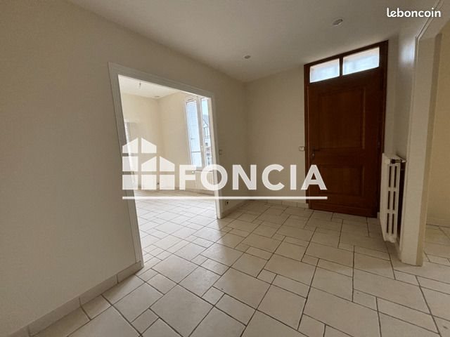 Maison à louer, 187m², Marines