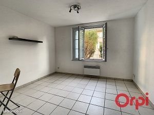 Appartement à louer, 20m², La Fare-les-Oliviers
