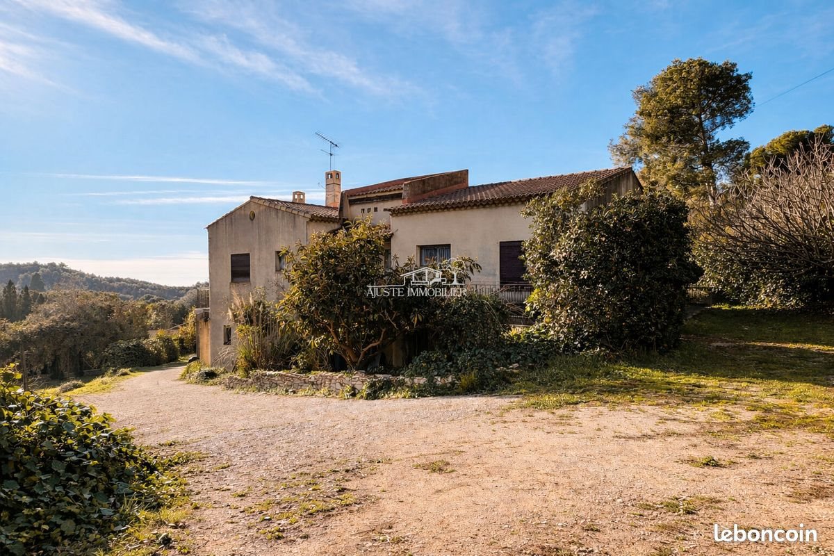 Maison à vendre, 260m², Saint-Mitre-les-Remparts