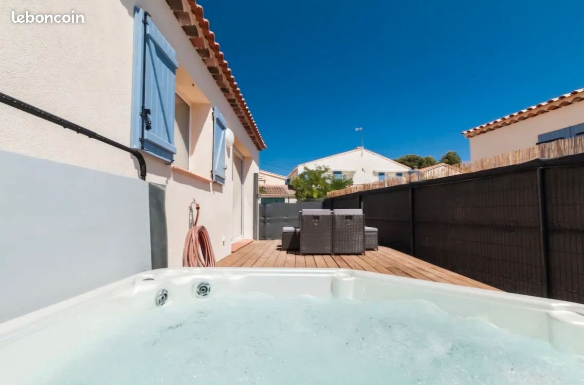 Maison à louer, 80m², Saint-Mitre-les-Remparts