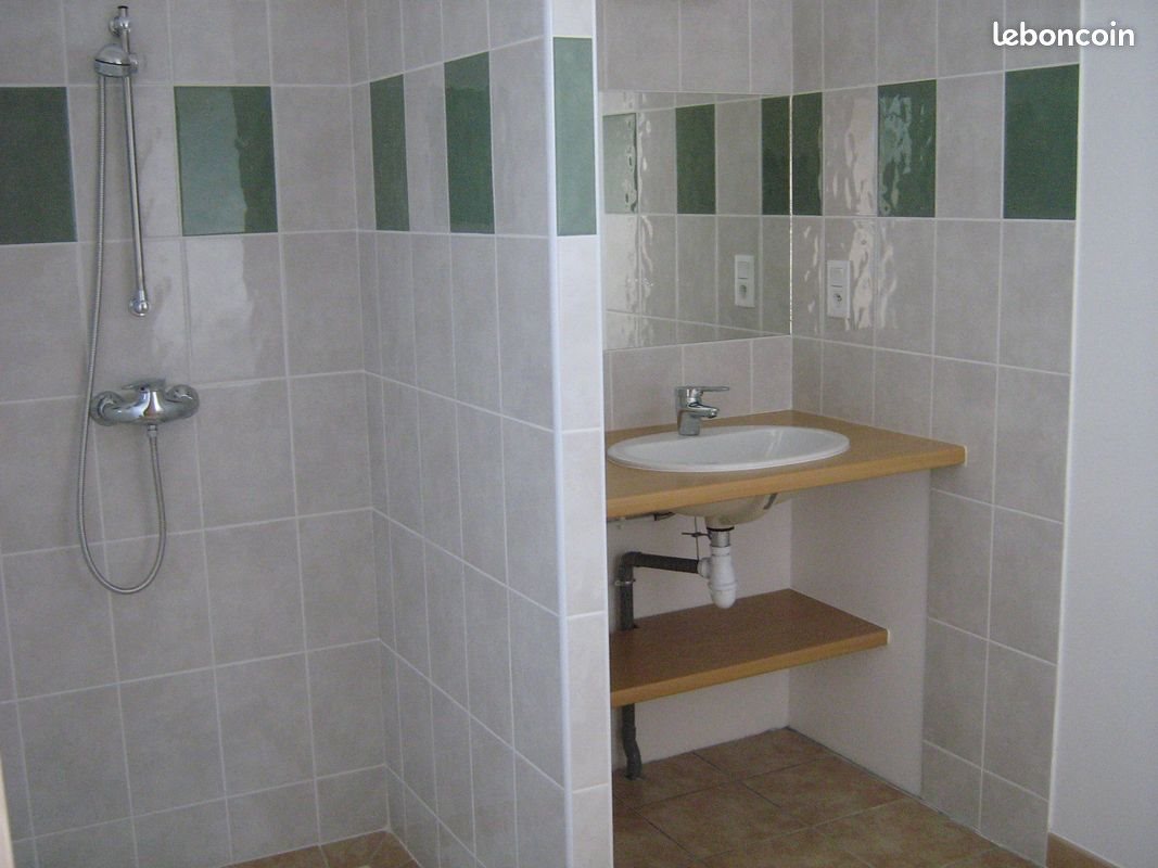 Appartement à louer, 89m², Lussas