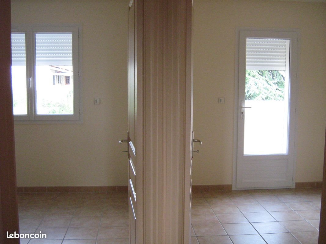 Appartement à louer, 89m², Lussas