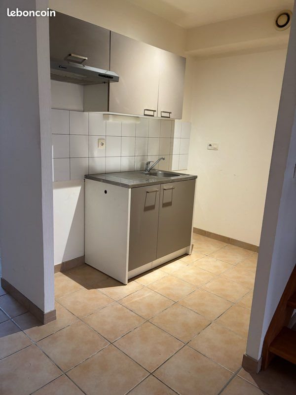 Appartement à louer, 70m², Brécé