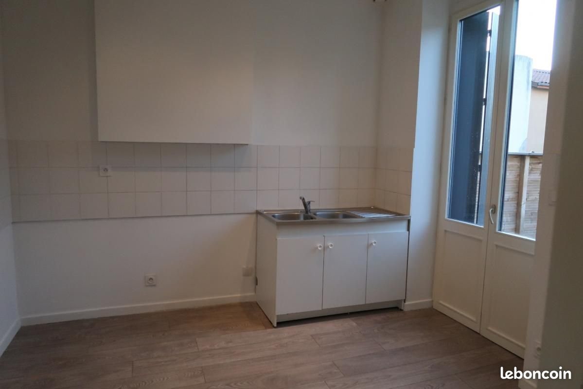 Appartement à louer, 26m², Saint-Etienne