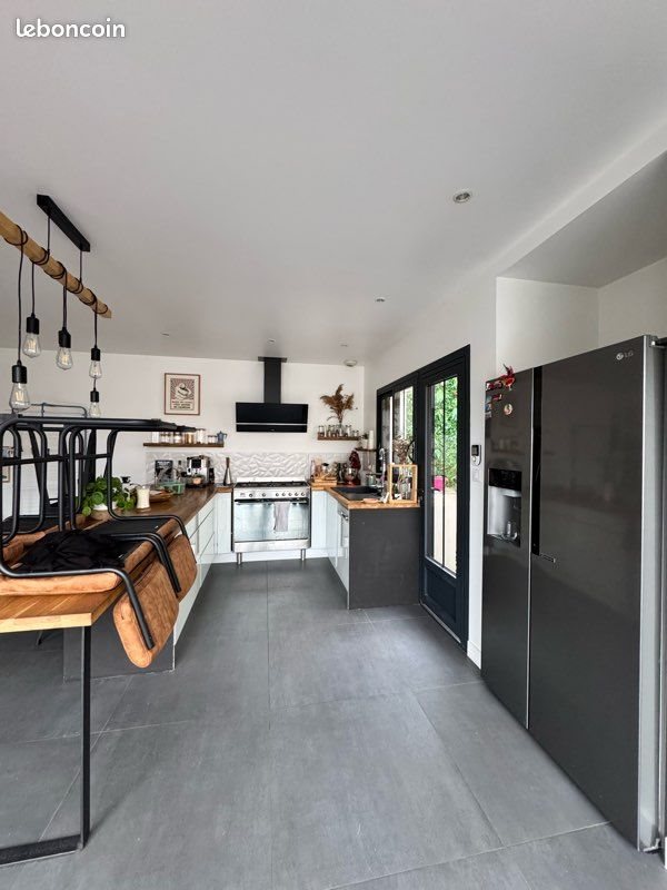 Maison à louer, 97m², Angliers