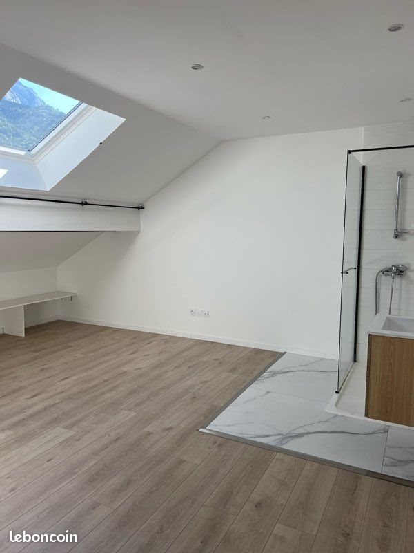 Appartement à louer, 80m², Scionzier