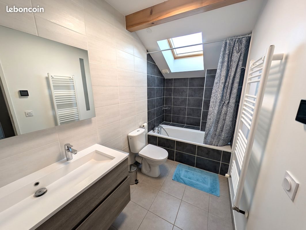 Appartement à louer, 64m², Présilly