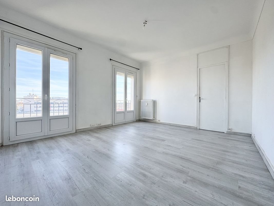 Appartement à louer, 40m², Nîmes