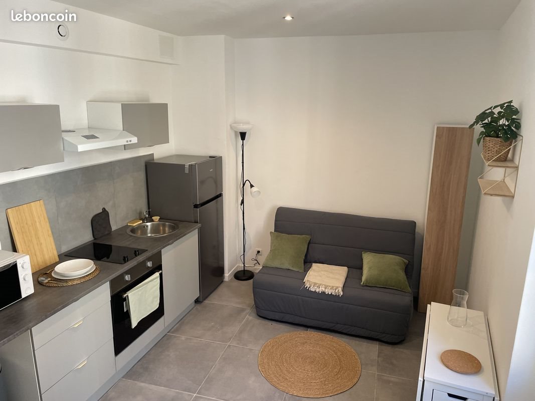 Appartement à louer, 19m², La Roque-d'Anthéron