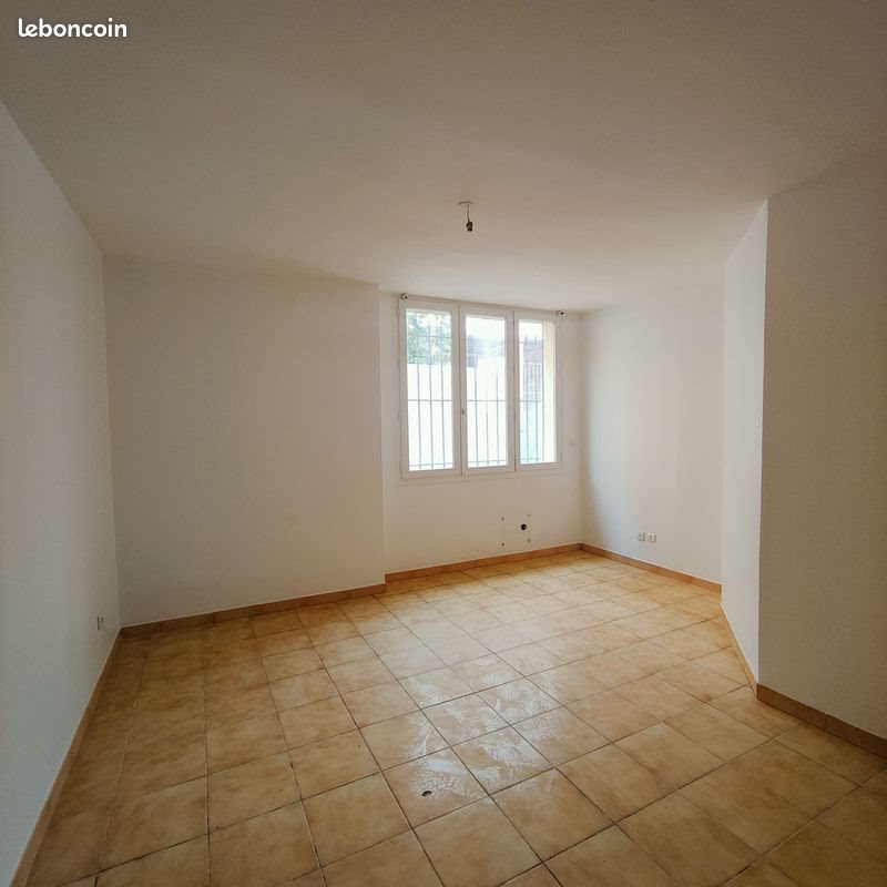 Appartement à louer, 26m², Nîmes