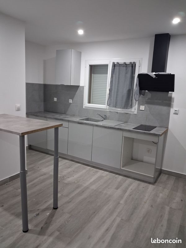 Appartement à louer, 40m², Saint-Privat-des-Vieux