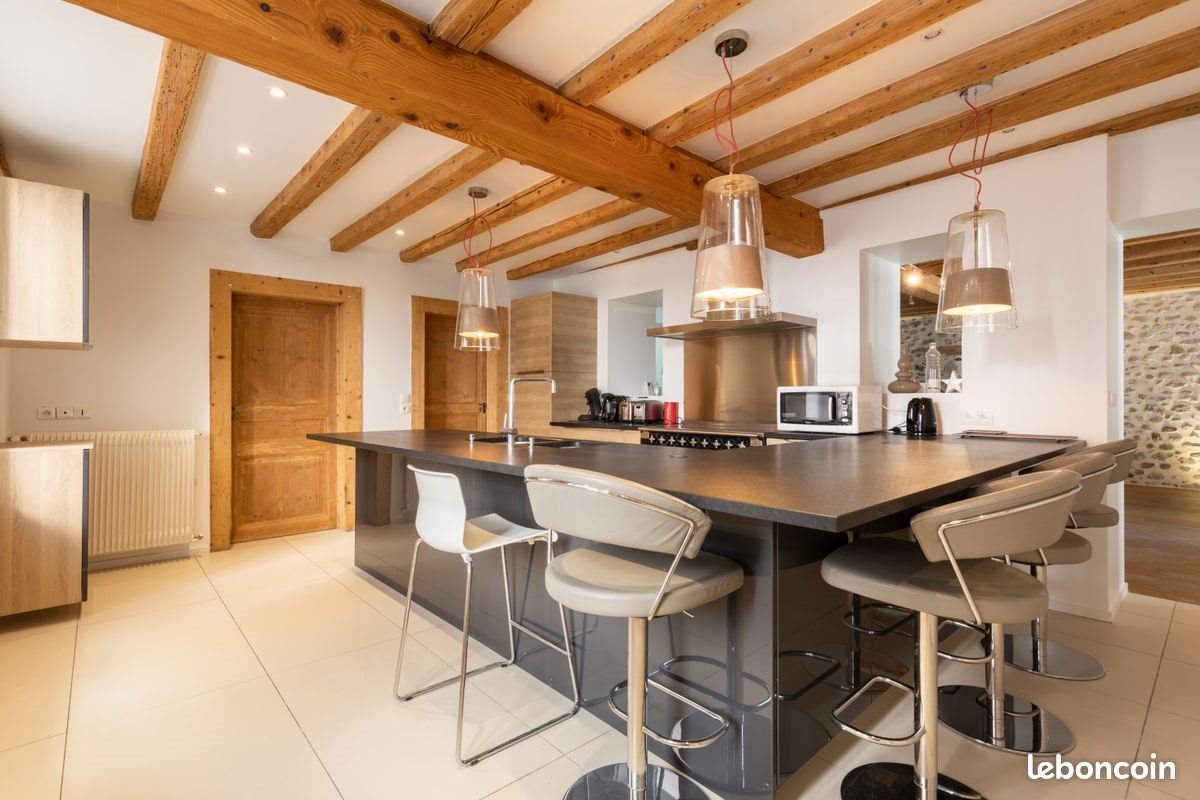 Maison à louer, 300m², Ferney-Voltaire