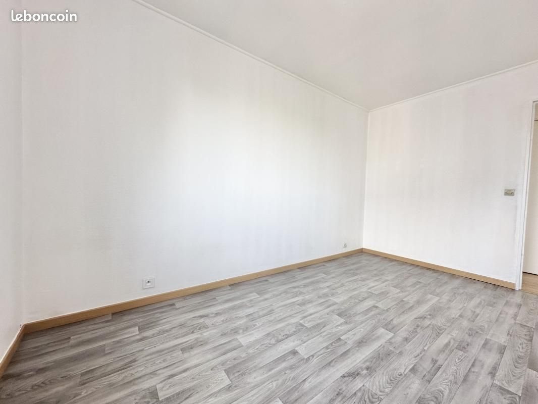 Appartement à louer, 81m², Lognes