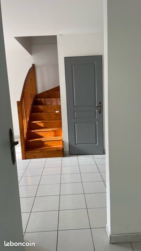 Appartement à louer, 73m², Chalais