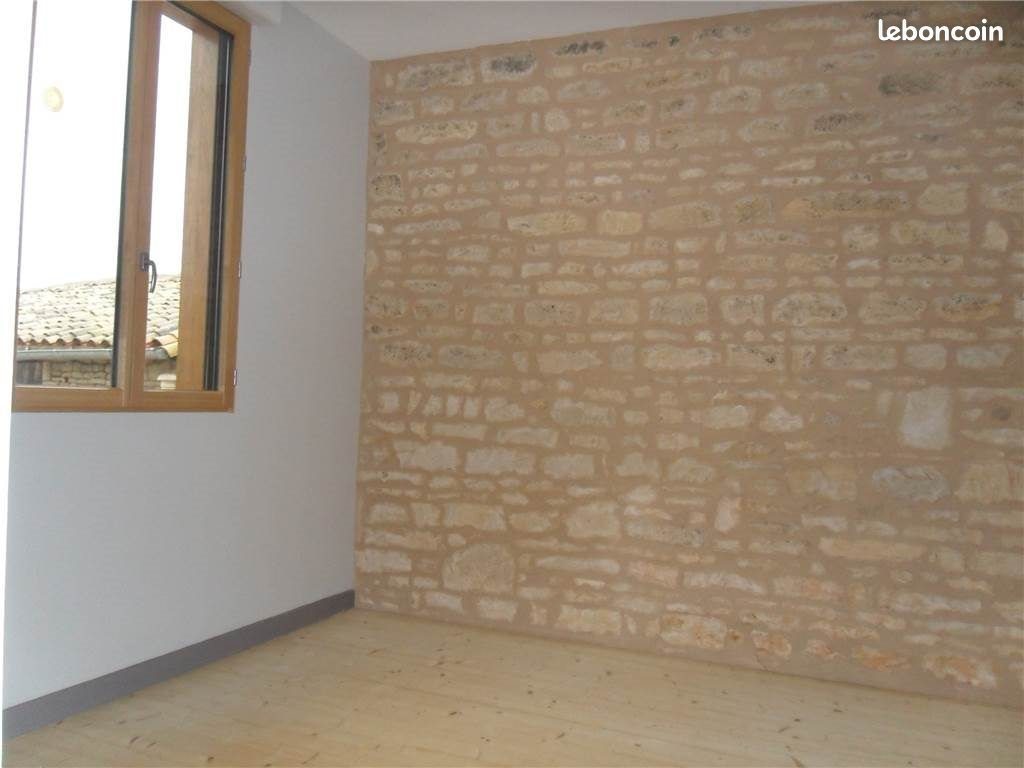 Maison à louer, 92m², Lezay