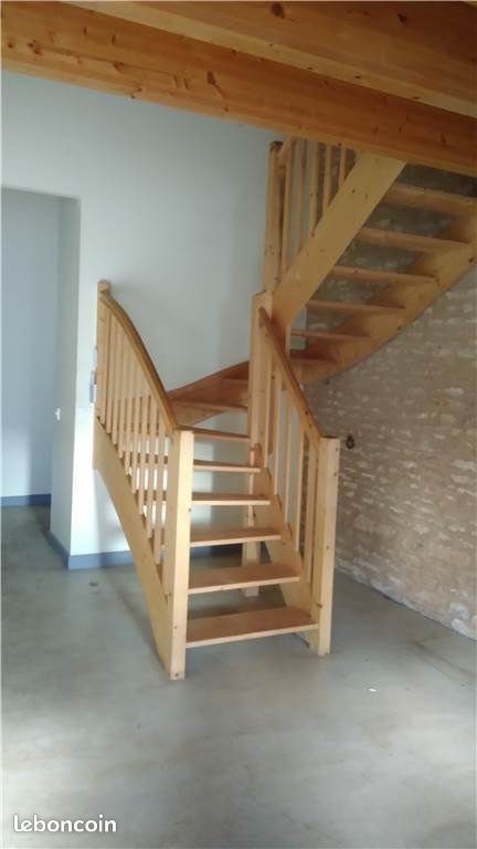 Maison à louer, 92m², Lezay