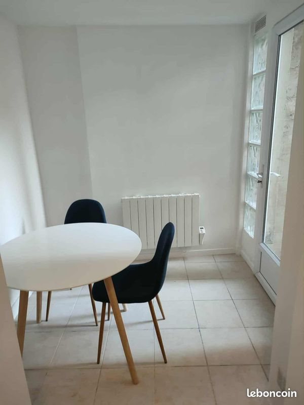 Appartement à louer, 26m², Paris 18ème