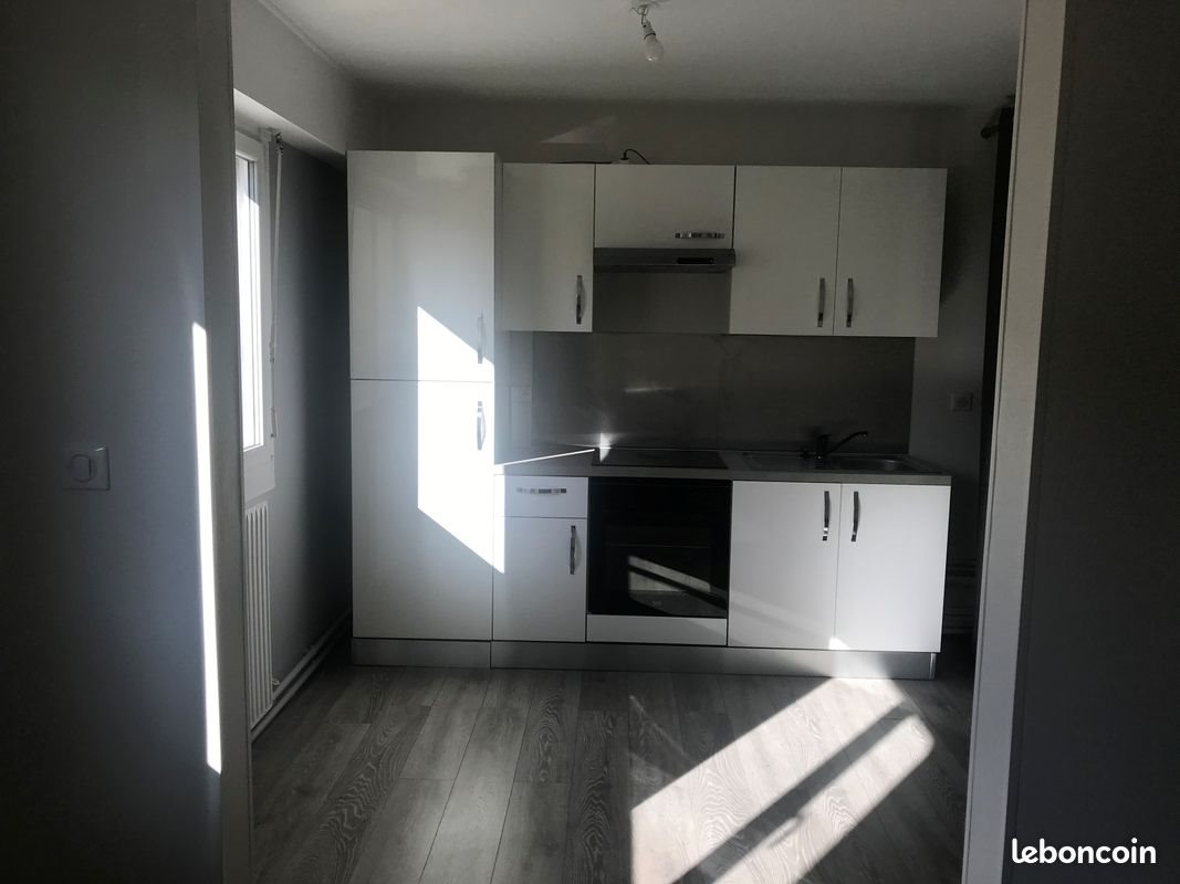 Appartement à louer, 34m², Saint-Max