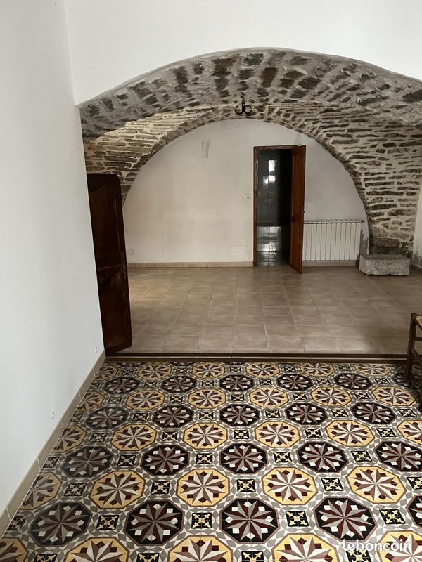 Maison à louer, 97m², Claret