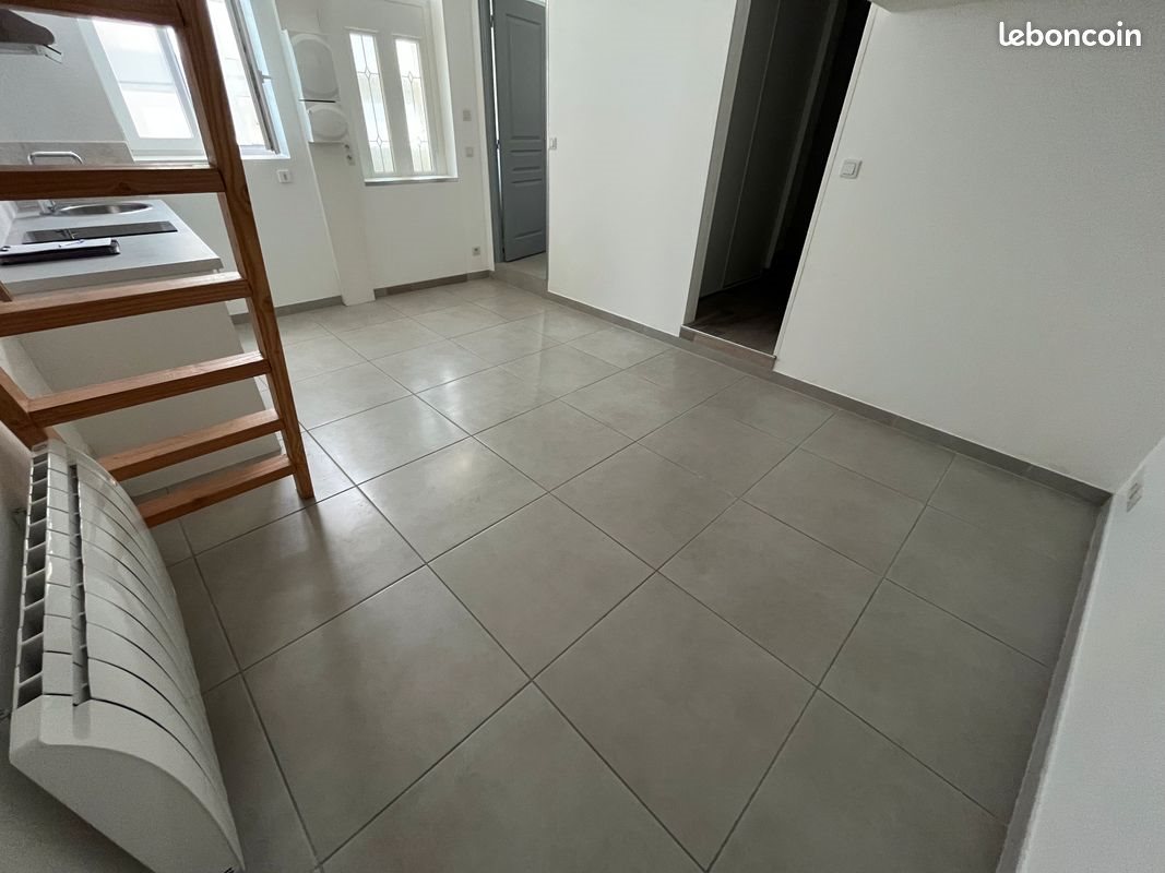 Appartement à louer, 21m², Grans