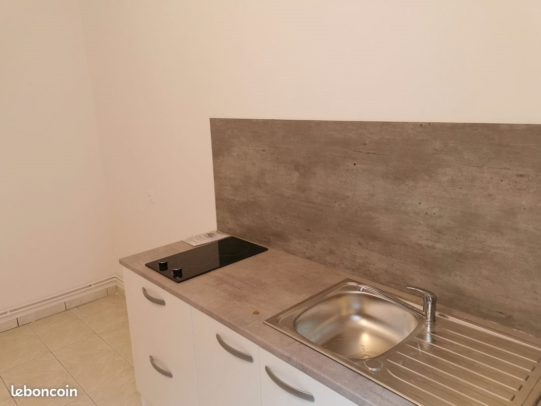 Appartement à louer, 27m², Marseille 15ème