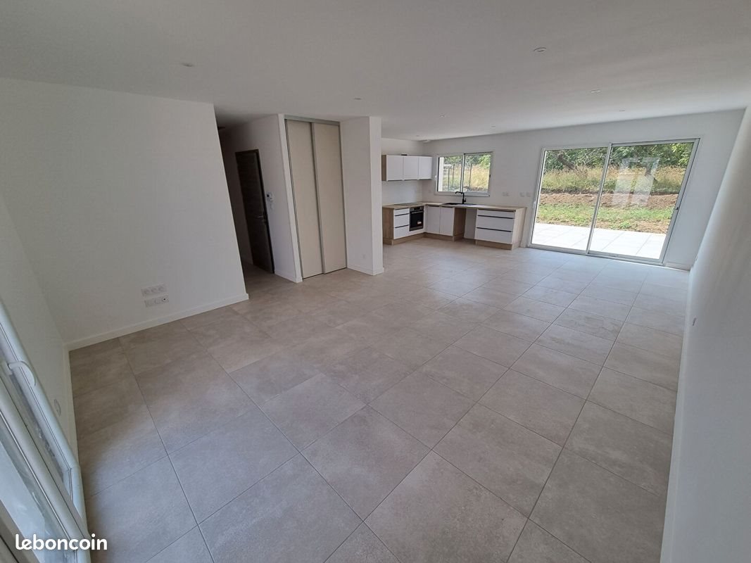 Maison à louer, 101m², Fauverney