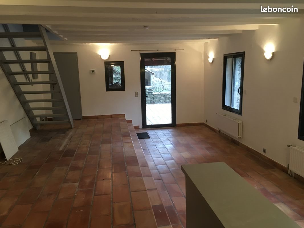Maison à louer, 80m², Aulas