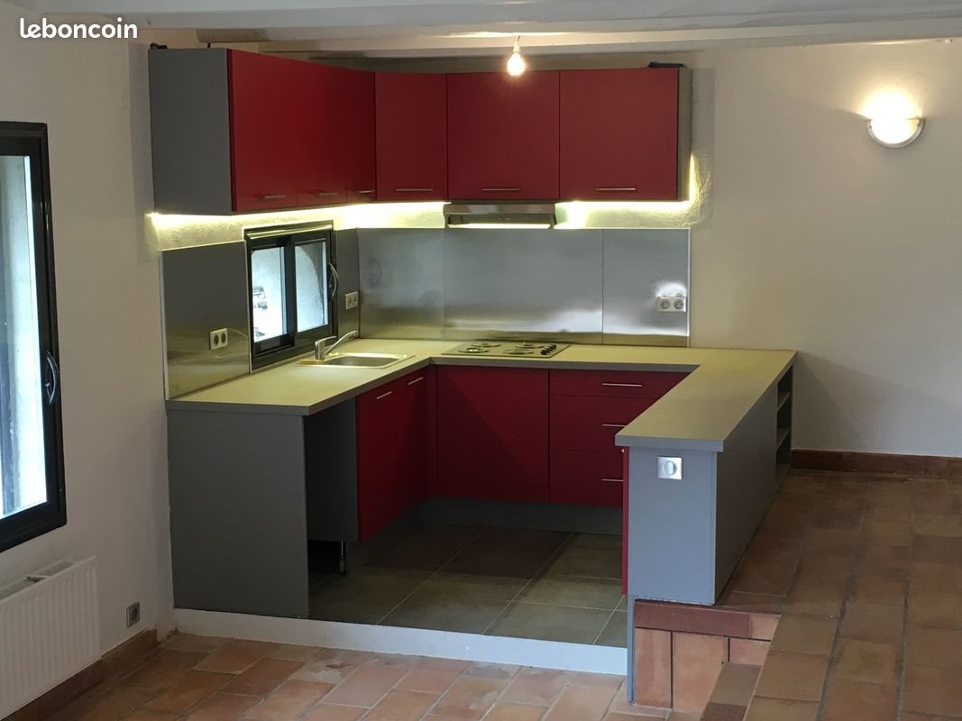 Maison à louer, 80m², Aulas