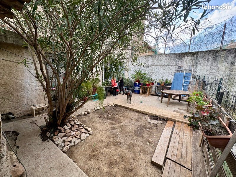 Maison à louer, 180m², Fabrezan