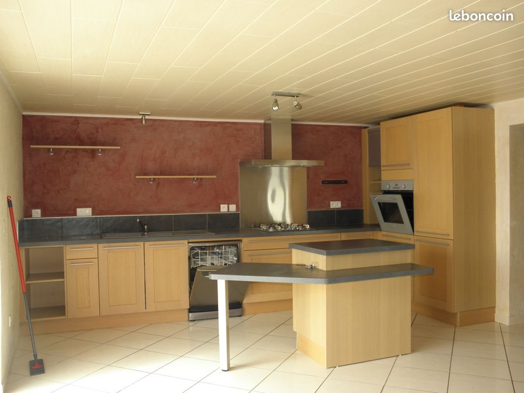 Maison à louer, 105m², Roffiac