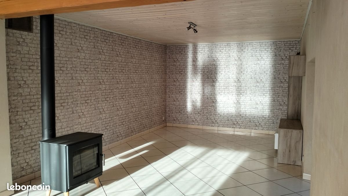 Maison à louer, 105m², Roffiac