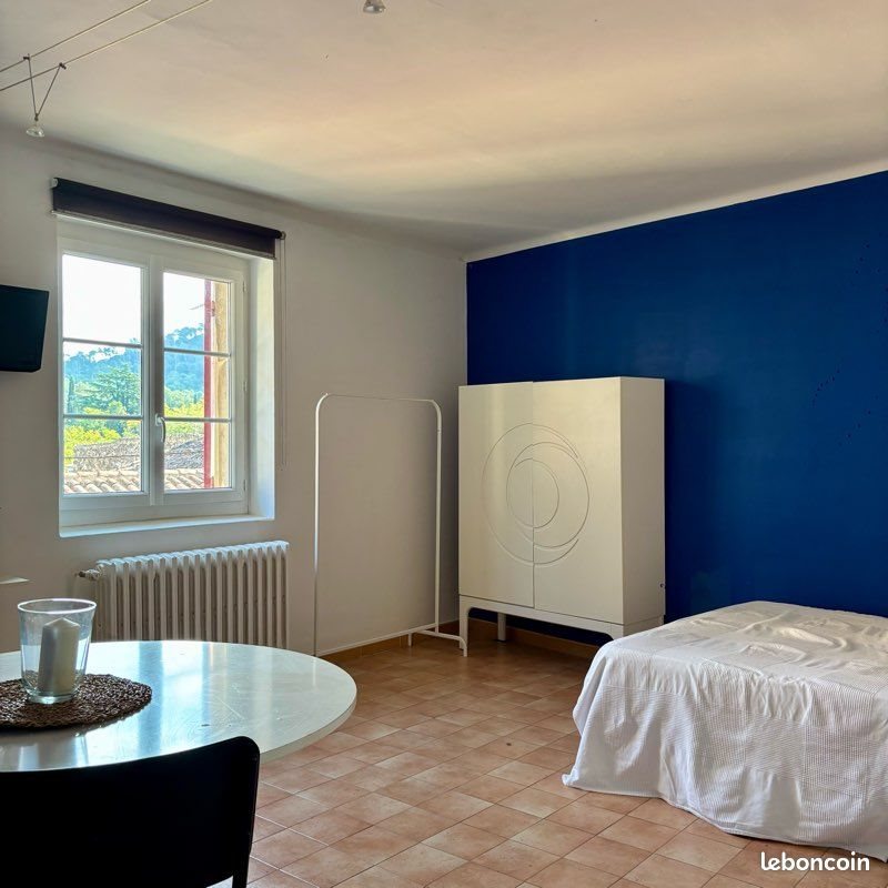 Appartement à louer, 24m², La Roque-d'Anthéron