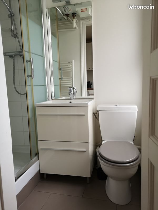 Appartement à louer, 18m², Paris 18ème