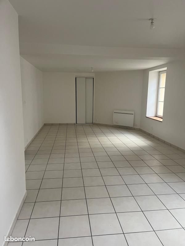 Appartement à louer, 99m², Ay