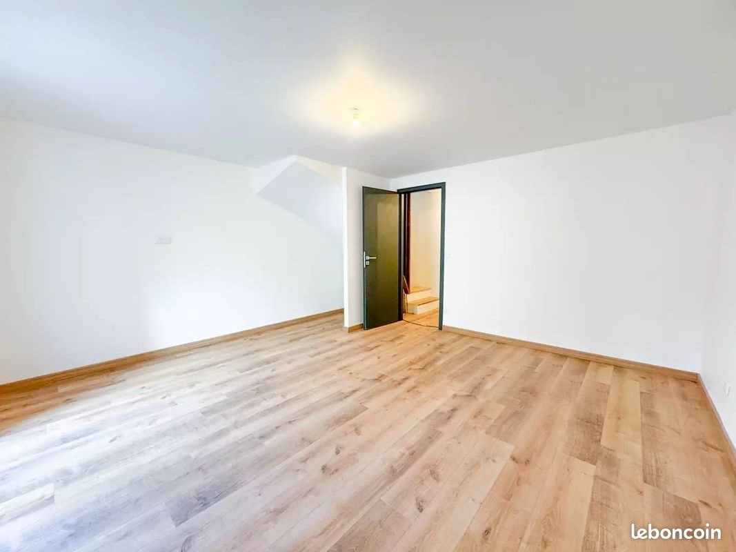 Maison à louer, 130m², Loisin