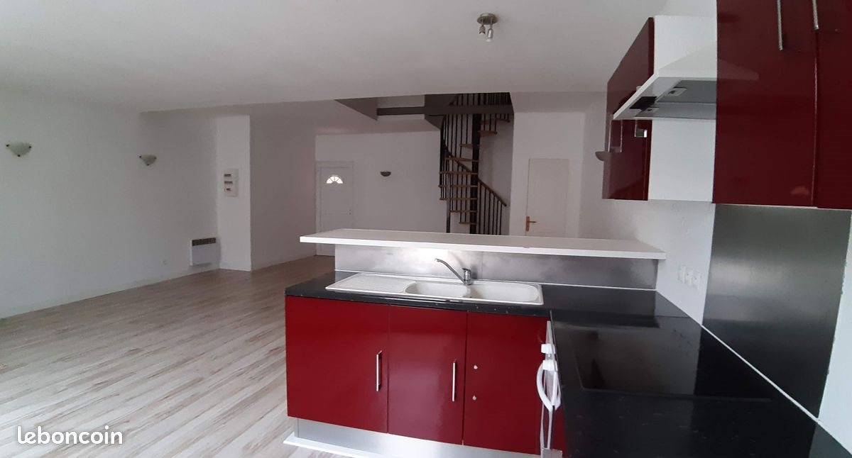 Appartement à louer, 90m², Pons