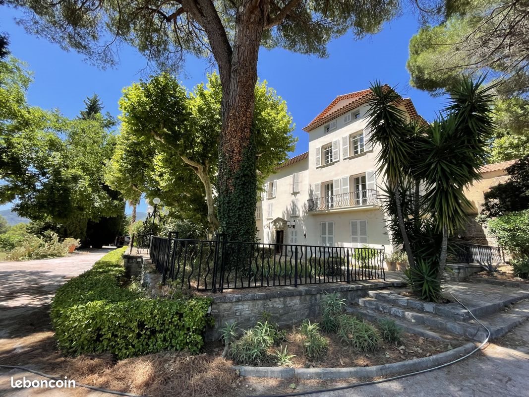 Appartement à louer, 71m², Solliès-Pont