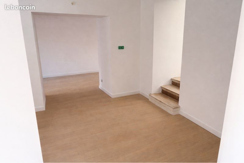 Appartement à louer, 70m², Régusse
