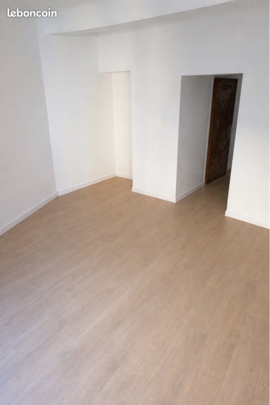 Appartement à louer, 70m², Régusse