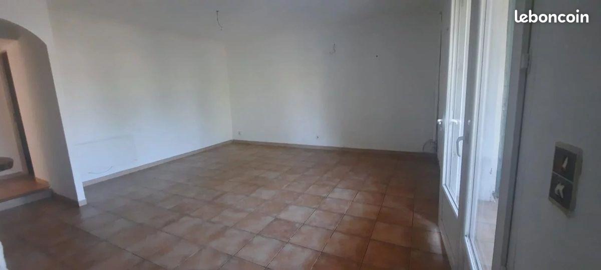 Appartement à louer, 54m², Fuveau