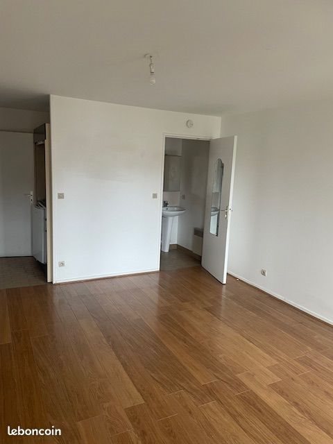 Appartement à louer, 27m², Le Mesnil-Saint-Denis