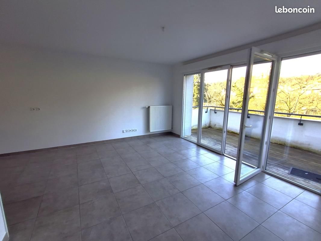 Appartement à louer, 68m², Rives