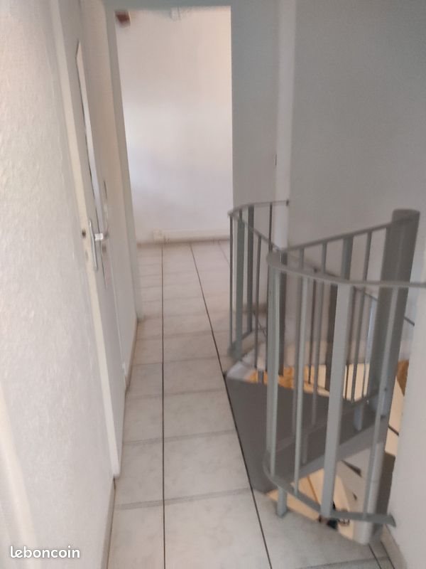 Maison à louer, 49m², Sussargues