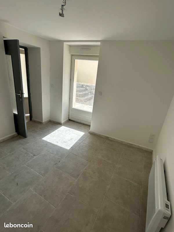 Appartement à louer, 47m², Saint-Privat-des-Vieux