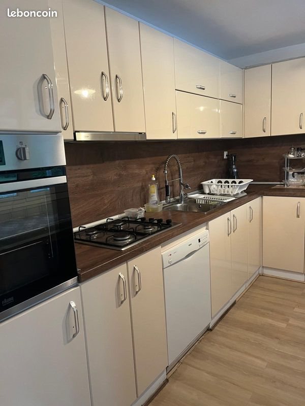 Maison à louer, 220m², Thoiry