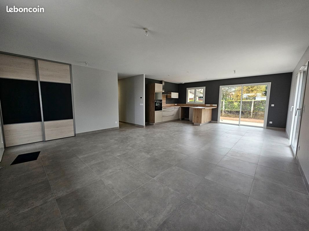 Maison à louer, 100m², Dolomieu