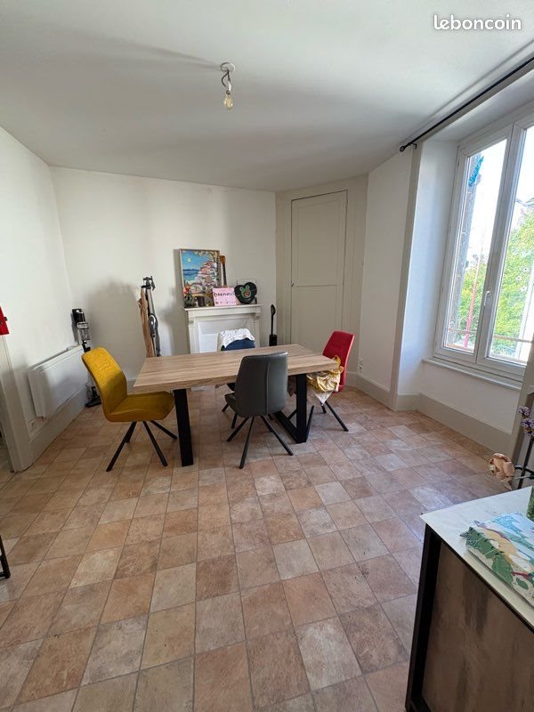 Appartement à louer, 70m², Neuvic