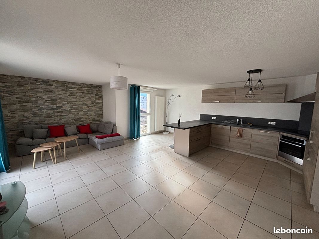 Appartement à louer, 84m², Cluses
