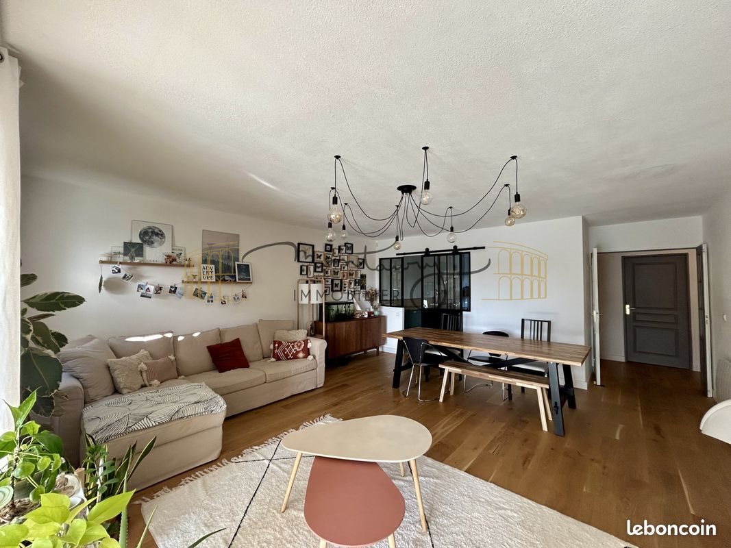 Appartement à louer, 79m², Nîmes